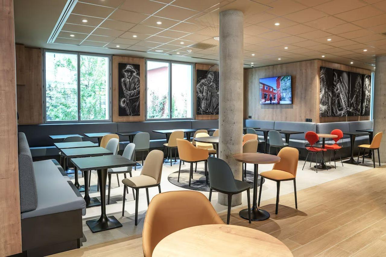 Ibis Paris Gare Montparnasse Catalogne Hotel Exterior photo