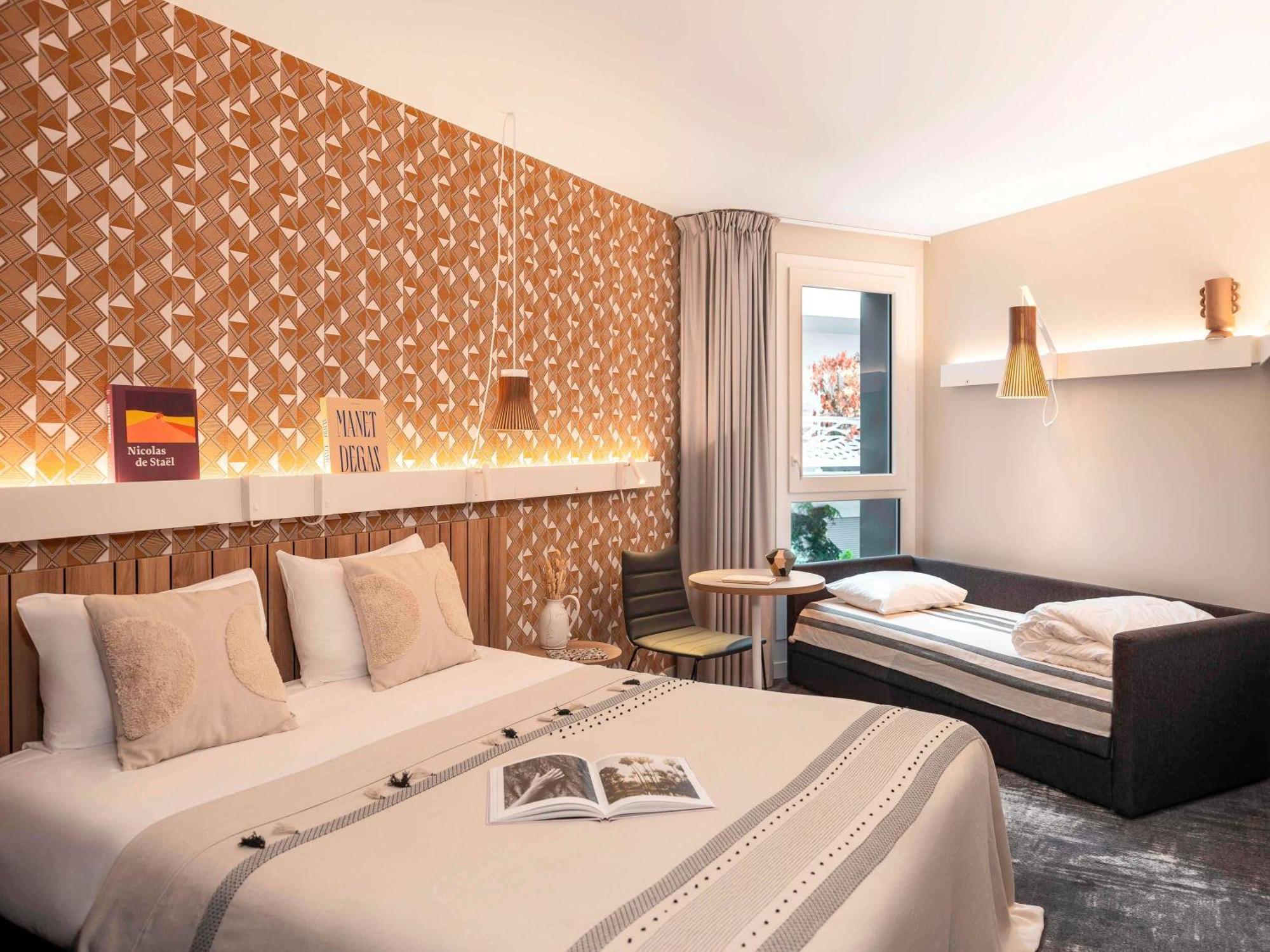 Ibis Paris Gare Montparnasse Catalogne Hotel Exterior photo