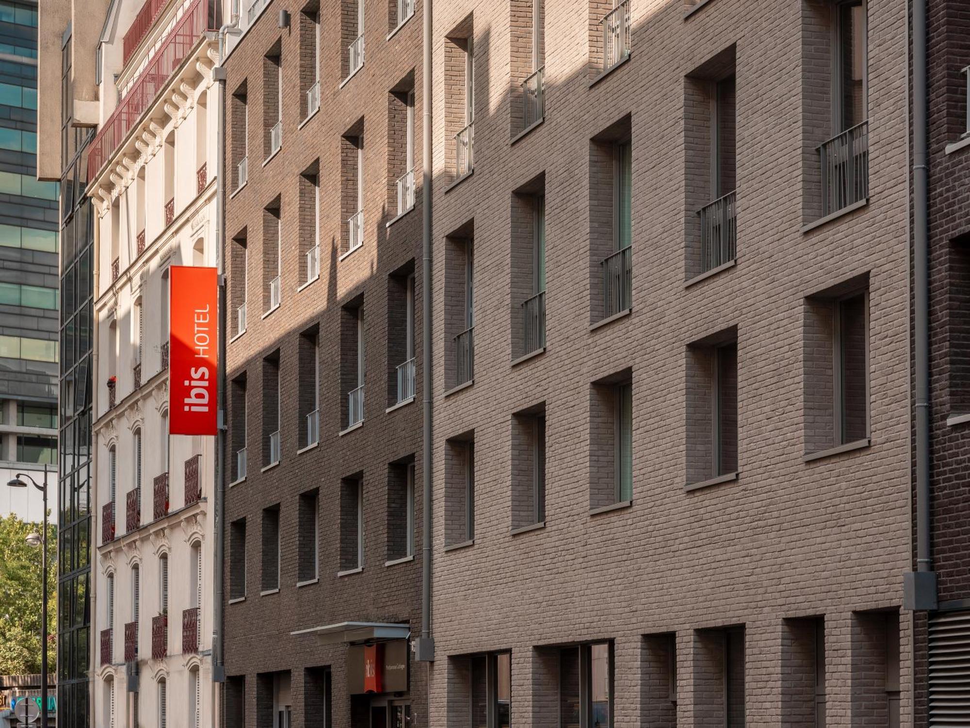 Ibis Paris Gare Montparnasse Catalogne Hotel Exterior photo